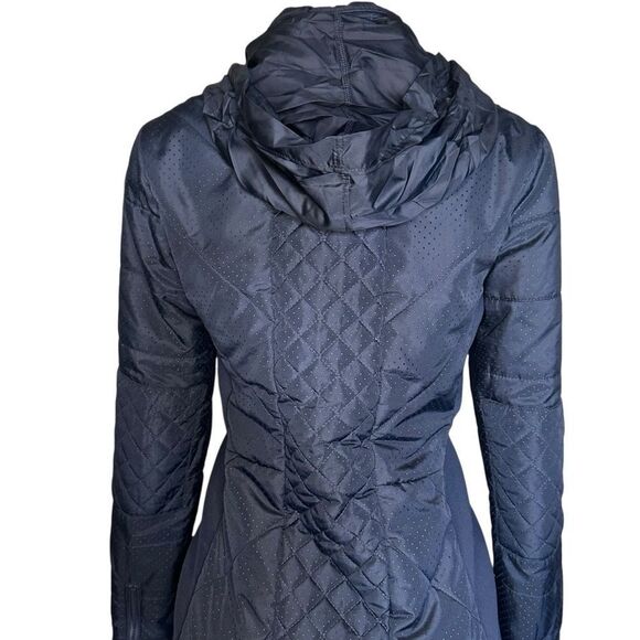 Fabletics Navy Blue Quilted Puffer Jacket zip up Coat size small - Picture 6 of 9